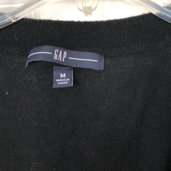 Gorgeous Gap top 😍 - Picture 3 of 3